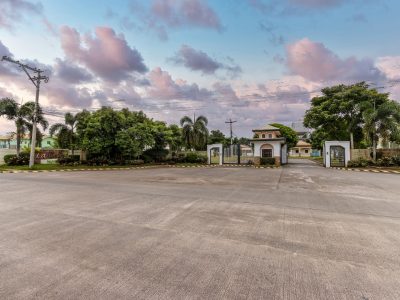 Gate